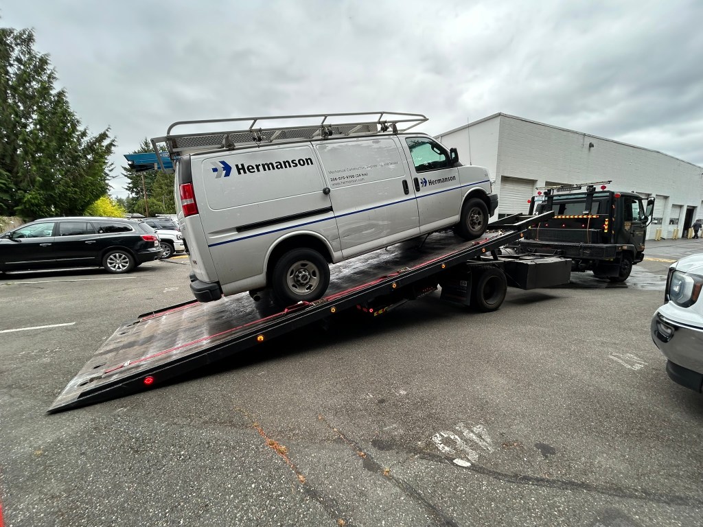 Vehicle unloading in Everett
